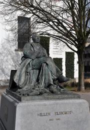 Elsschot Statue Mechelseplein