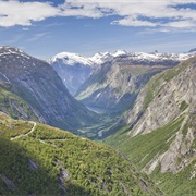 Eikesdalen
