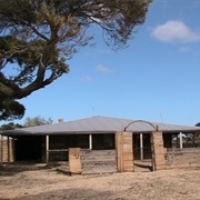 Koonalda Homestead
