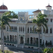 Palacio De Valle, Cuba