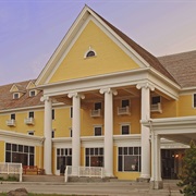 Lake Hotel (Yellowstone National Park)