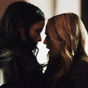 Sara & Nyssa (Arrow)