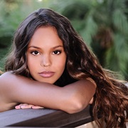 Alisha Boe