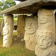 Valley of the Statues, Columbia