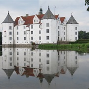Glueksberg Castle