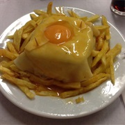 Francesinha No Café Santiago