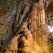 Moaning Cavern, California