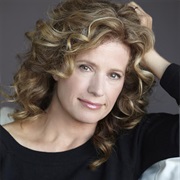 Nancy Travis