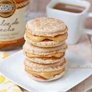 Dulce De Leche Macaron