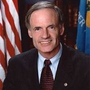 Tom Carper (D)