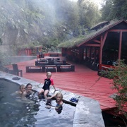 Termas Geometricas, Chile