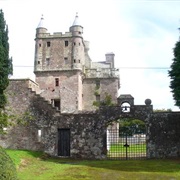 Hoddom Castle