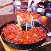 Pequod&#39;s Pizza (Chicago)
