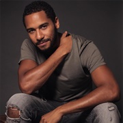 Elliot Knight