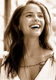 Shelley Hennig