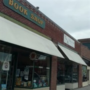 Wind &amp; Tide Bookshop (Oak Harbor, Washington)