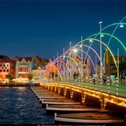 Queen Emma Pontoon Bridge, Curacao