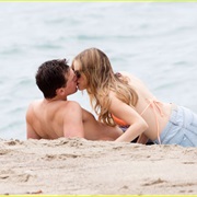 Make Out in Beach