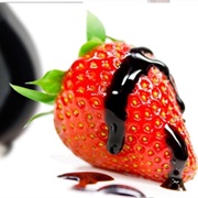 Aceto Balsamico Di Modena &amp; Strawberries