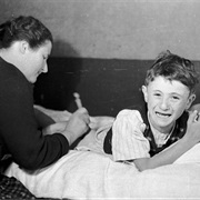 Penicillin Used to Combat Infections (1940)