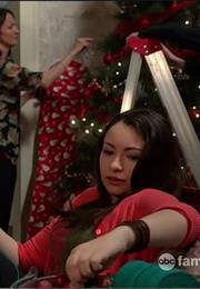 Home Alone: The Holiday Heist as Alexis Baxter