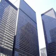 A Lawyer Fell to His Death Trying to Prove Glass Was Unbreakable