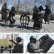 Statues of the &quot;Famous Five&quot; on Parliament Hill, Ottawa