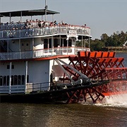 Have Dinner on a Steam Boat in New Orleans While Listening to Jazz