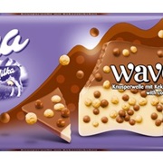 Milka Waves With Cookie Pieces
