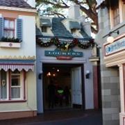 Lockers (West Street)