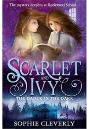 The Dance in the Dark (Sophie Cleverly)