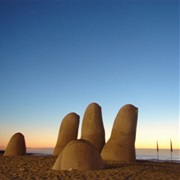 La Mano De Punta Del Este, Uruguay