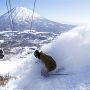 Skiing in Niseko