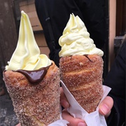 Chimney Cake With Ice Cream
