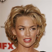 Kelly Carlson