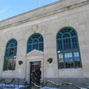 Merchant's Pub and Plate