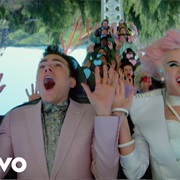 Chained to the Rythm - Feat Skip M a R L E Y