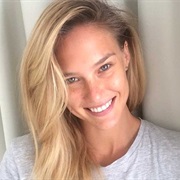 As a Girl Realize That Less Make-Up Is More