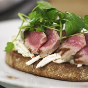 Club Sandwich Met Gegrilde Steak (En Knolselderremoulade)