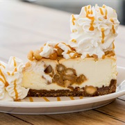 White Chocoate Caramel Macadamia Nut Cheesecake
