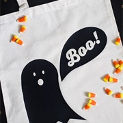 Make a Trick or Treat Bag