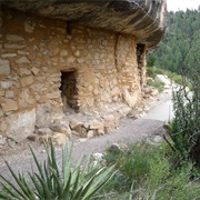 Explore Cliff Dwellings at Walnut Canyon