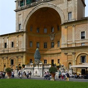 Cortile Del Belvedere