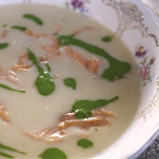 Aardappelsoep Met Gerookte Zalm En Peterseliecoulis