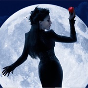 Regina Mills/Evil Queen