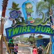 Kang & Kodos' Twirl 'N' Hurl