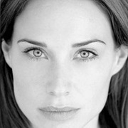 Claire Forlani