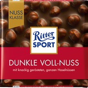 Dunkle Voll-Nuss