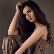 Алёна Венум