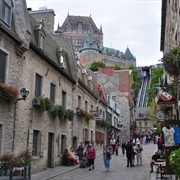 Visit the Historic District of Old Quebec